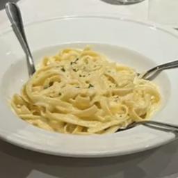 Fettuccine Alfredo